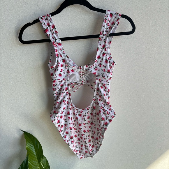 Xhilaration | White Floral Cut-Out Swimsuit - Picture 4 of 7